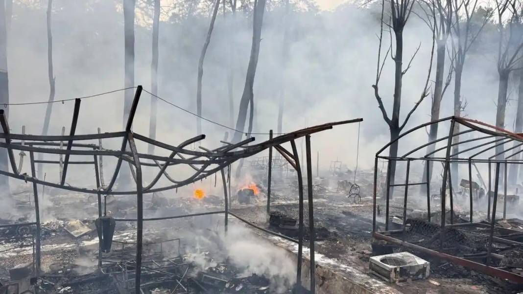 Fethiye’nin Cenneti Katrancı Koyu Alevlere Teslim Oldu: Karavanlar Küle Döndü! 5